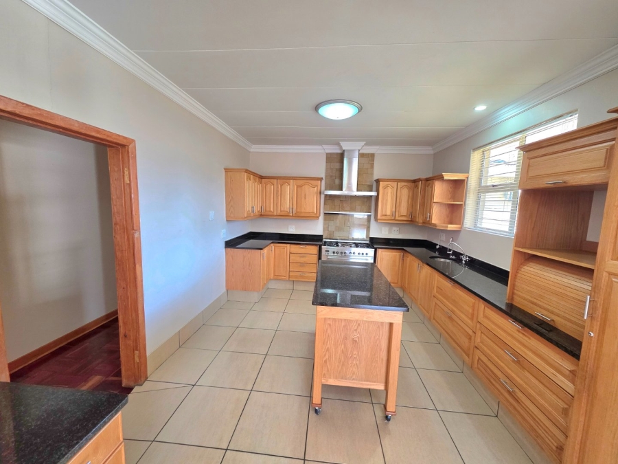 5 Bedroom Property for Sale in Eureka Free State